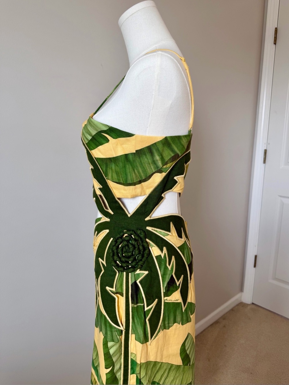FARM Rio Soft Yellow 3D Banana Leaves Cutout Maxi Dress Lined NWT - Size M/L - Picture 5 of 15